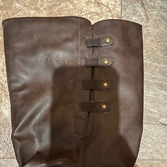 Wide calf flat boots - Picture 2 of 3